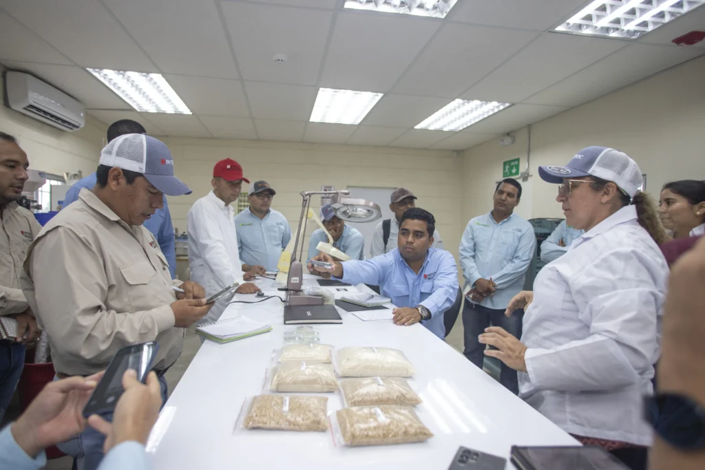 Capacitación laboratorio INTEROC