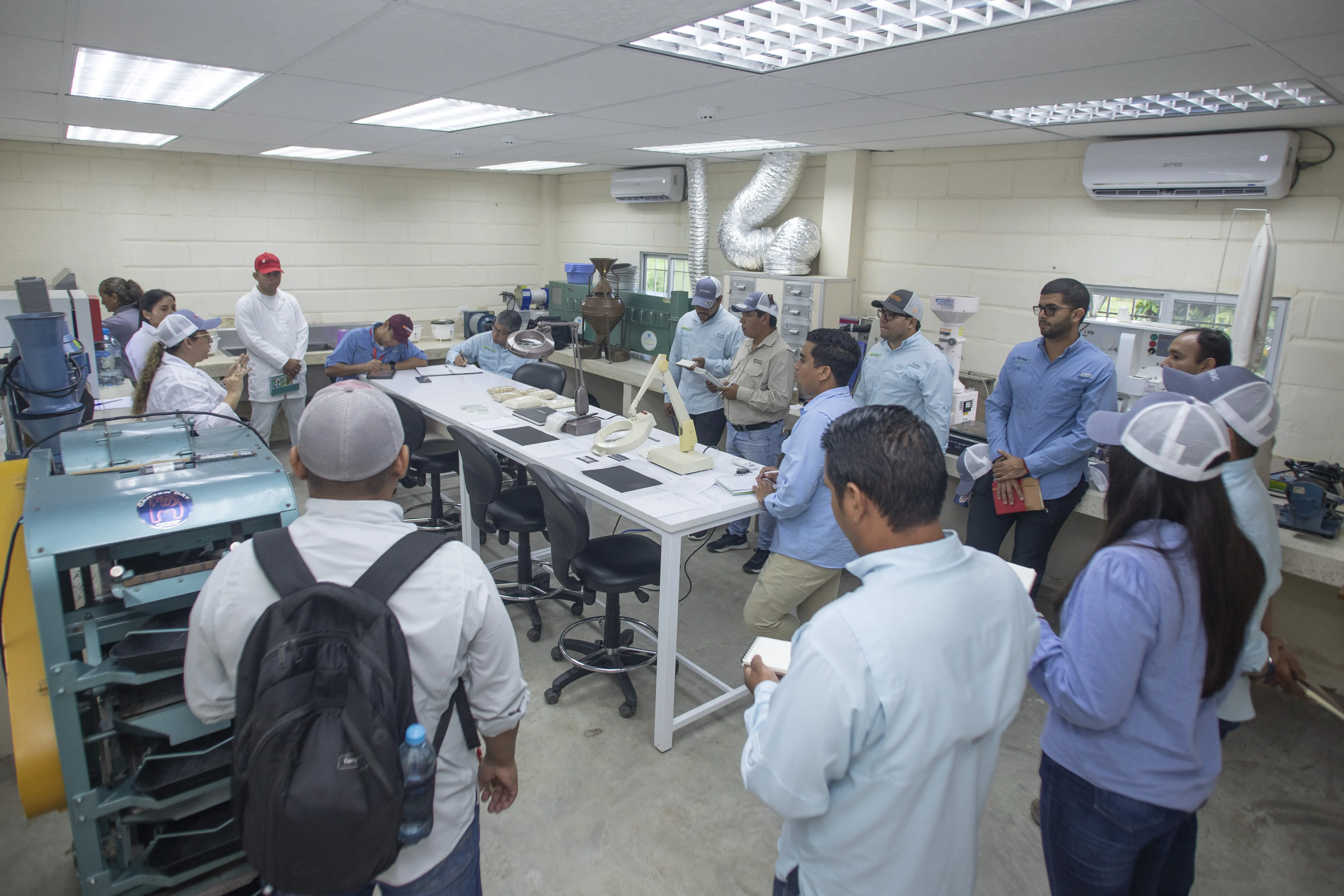 Entrenamiento laboratorio calidad industrial